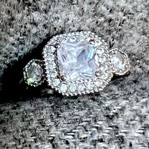 Stella & Dot Deco Cocktail ring - Vintage . Size 6